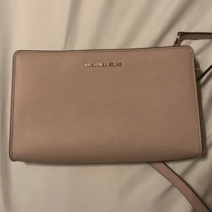 Michael kors crossbody